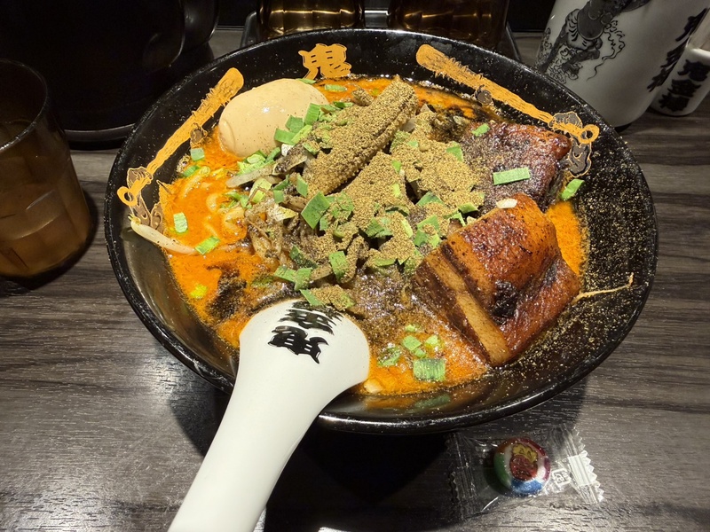 神田駅ごはん屋おすすめ 鬼金棒 神田本店のカラシビ味噌らー麺（神田駅徒歩2分のラーメン店）